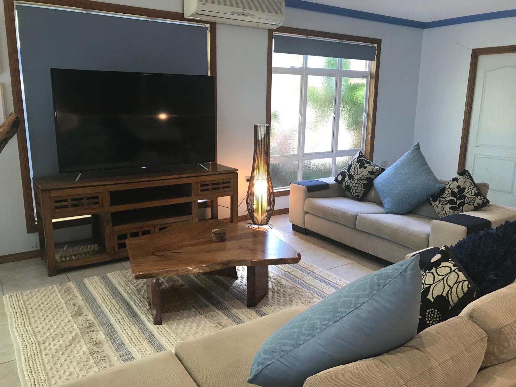 Taj On Byrnes - Private Luxury Apartment Mareeba Luaran gambar