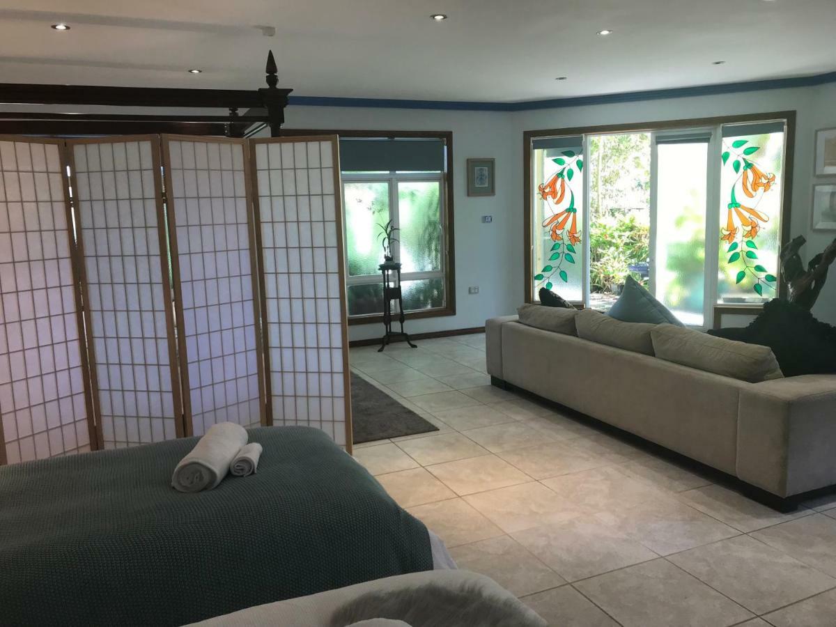 Taj On Byrnes - Private Luxury Apartment Mareeba Luaran gambar